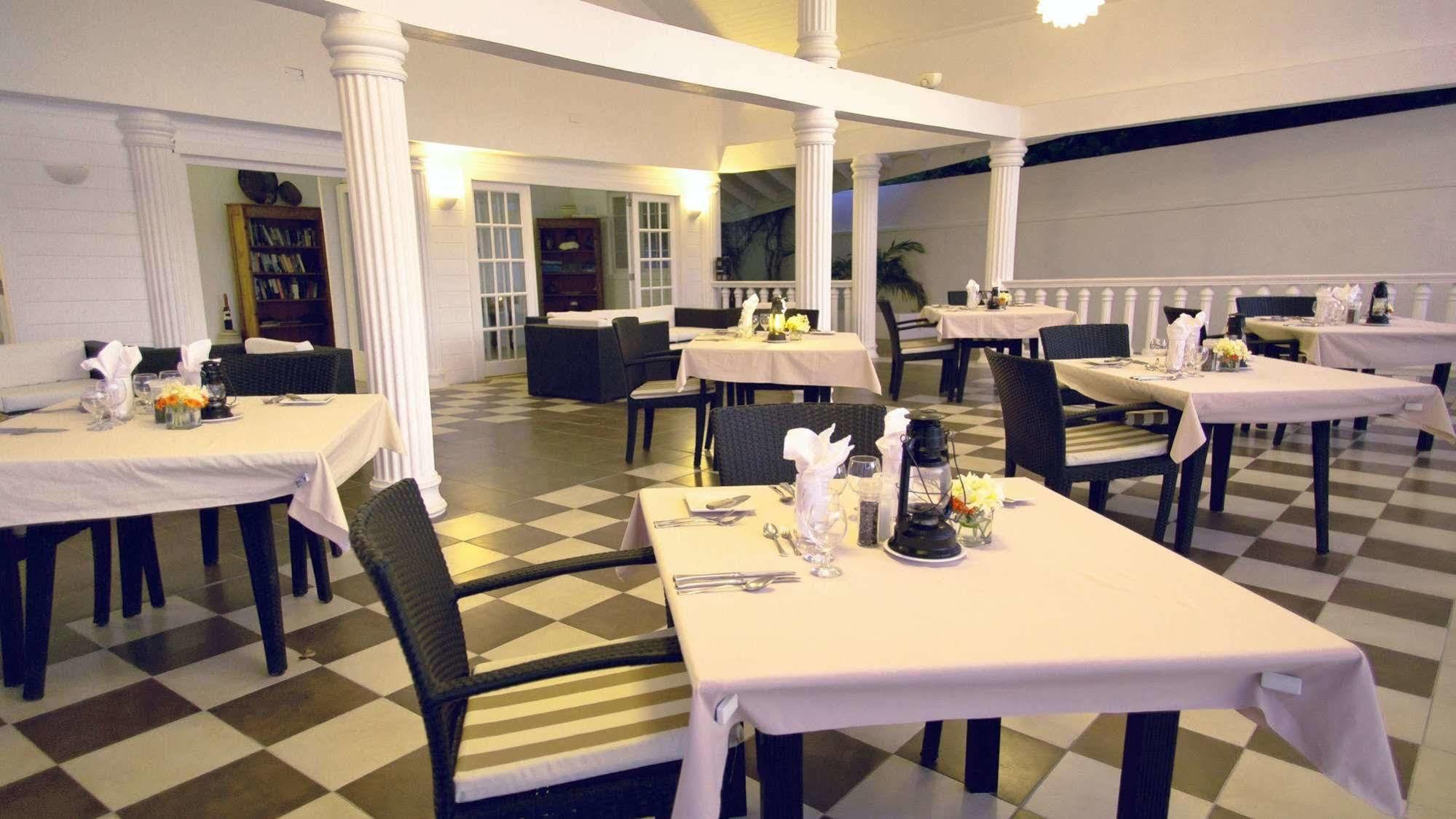 Davids Beach Hotel Клифтон Экстерьер фото