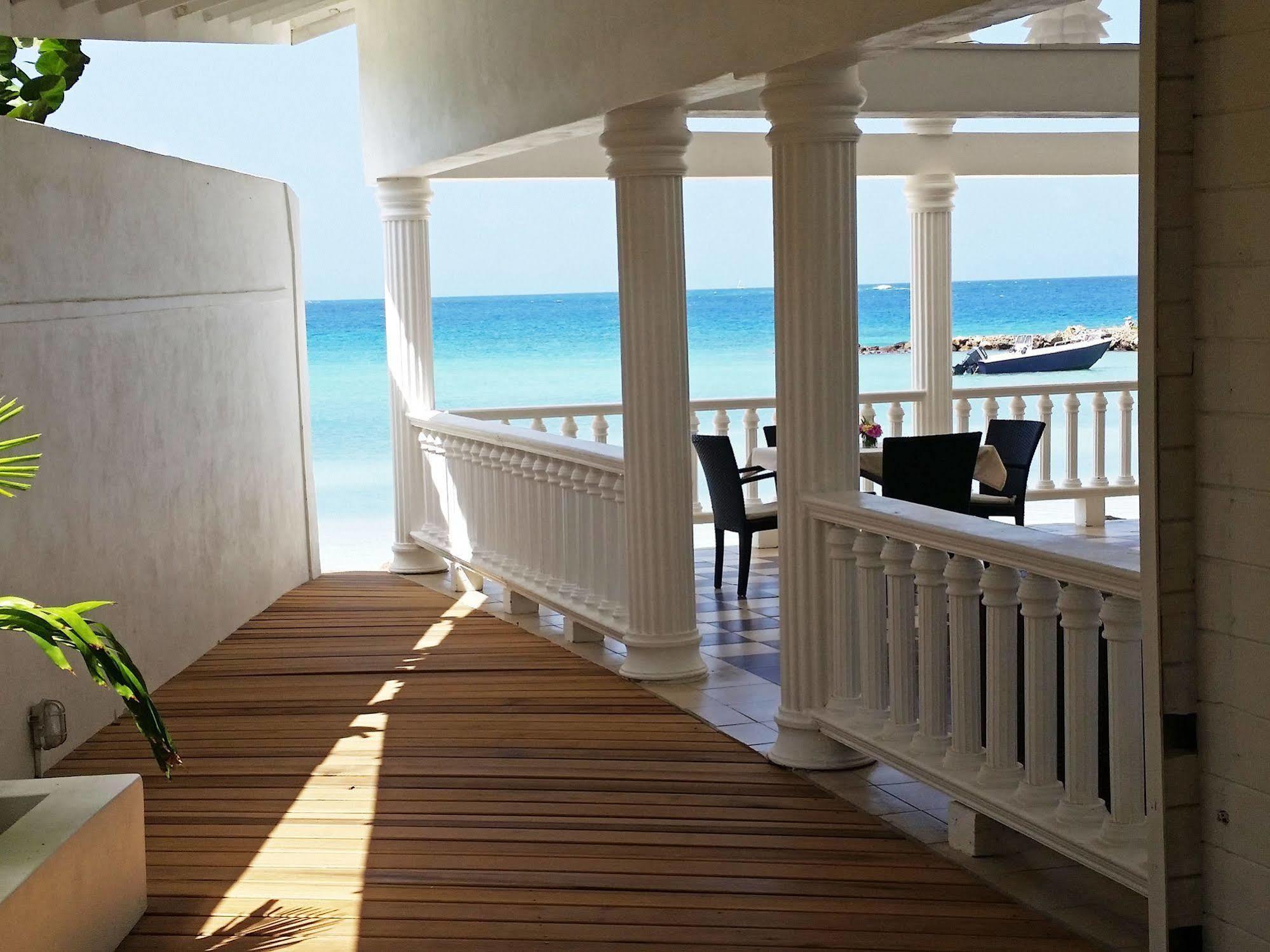 Davids Beach Hotel Клифтон Экстерьер фото
