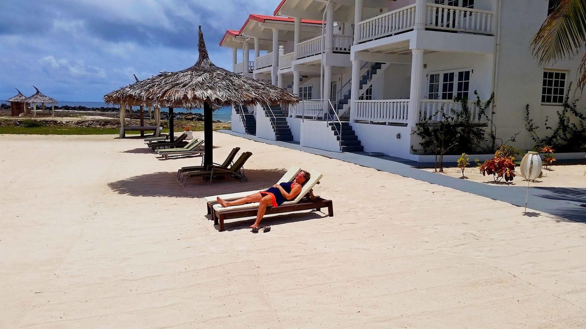 Davids Beach Hotel Клифтон Экстерьер фото
